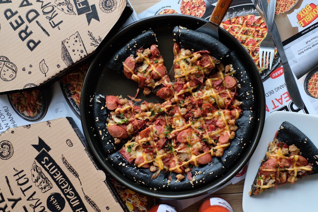 Pan personal meaty pizza hut