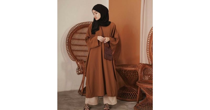 10 Warna Hijab Yang Cocok Dengan Baju Coklat Tua