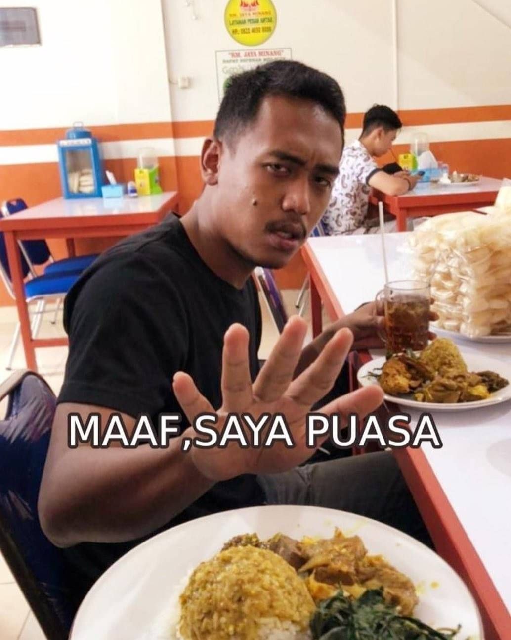 10 Meme Lucu Puasa Yang Bikin Ngakak