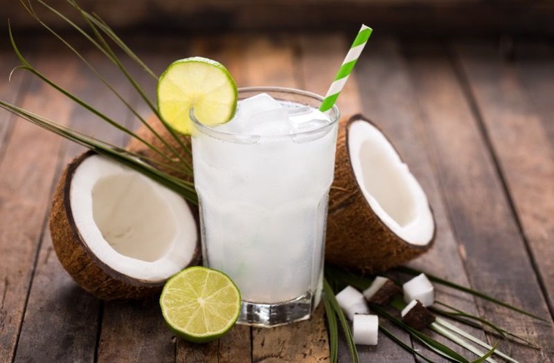Manfaat air kelapa ijo untuk demam