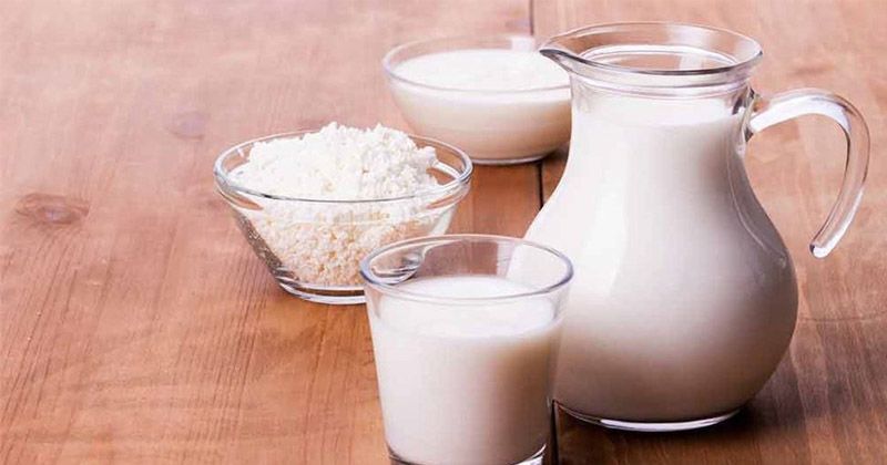 Perbedaan Nutrisi Susu Bubuk dan Susu Cair