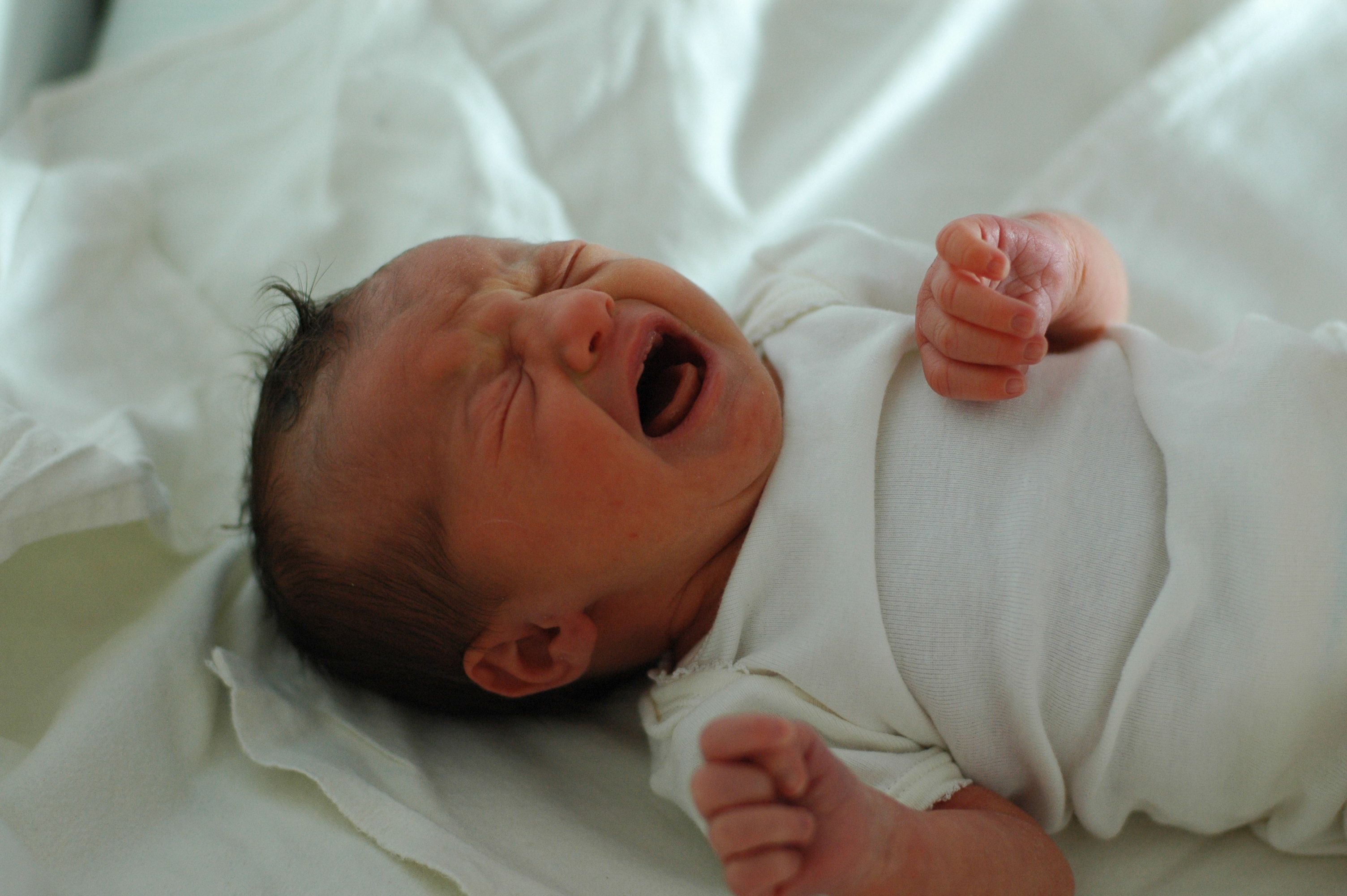 Bayi Sering Menangis Sore Hari, Apakah Ini Normal