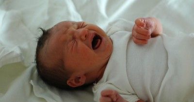 Bayi Sering Menangis Sore Hari, Apakah Ini Normal
