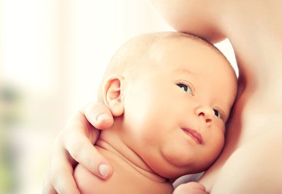 2. Ciri-ciri janin dalam kandungan ibu hamil minum alkohol juga bisa terlihat setelah anak dilahirkan