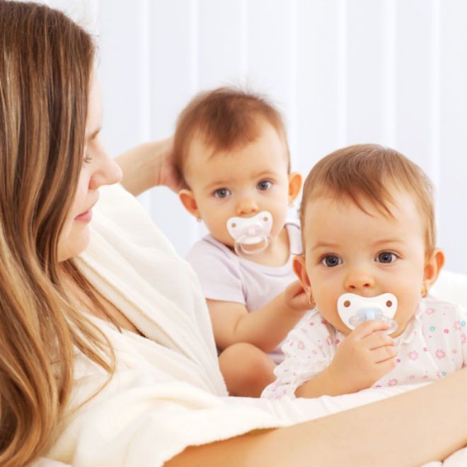 Cara Menyusui Bayi Kembar, Ketahui Trik Mama Pasti Bisa