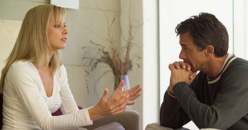 6 Pertanyaan Ini Bisa Ditanyakan ke Suami saat Dia Ketahuan Selingkuh