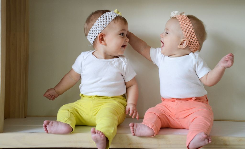 Rangkaian nama bayi kembar laki-laki dan perempuan modern