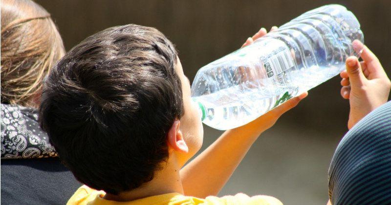 3. Minum air putih banyak tetapi sesuai