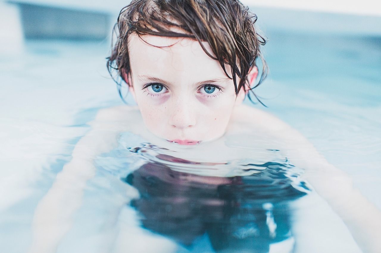 7 Hal Harus Dilakukan agar si Kecil Berenang Aman