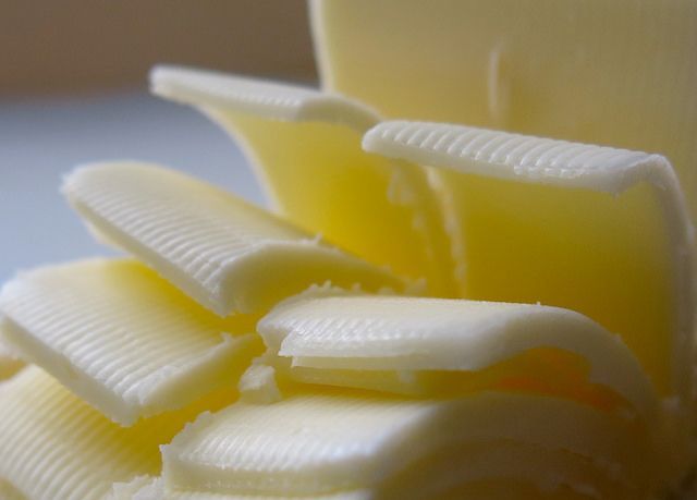 1. Margarin mentega