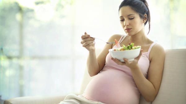 4. Pola makan Ibu hamil salah