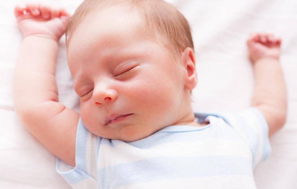 9. Bayi masih banyak tidur