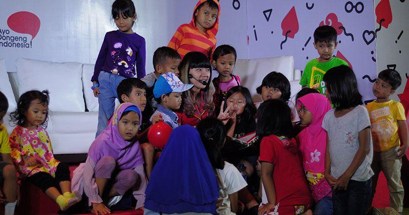 Dongeng hand puppet atau tiruan berbagai suara