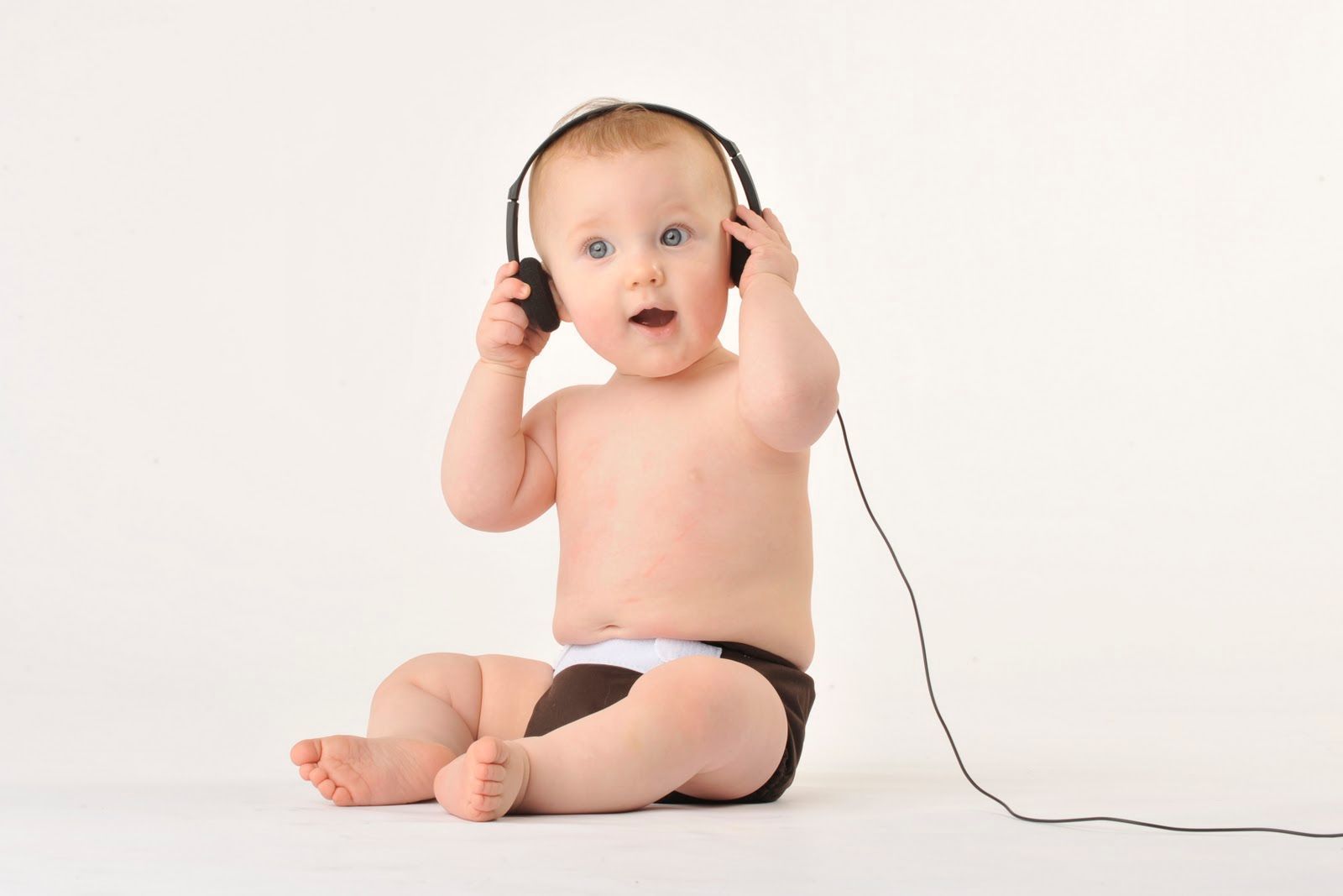 Baby hear. Игровая аудиометрия для ребенка. Аудиометрия с глухими детьми. Аудиометрия фото.