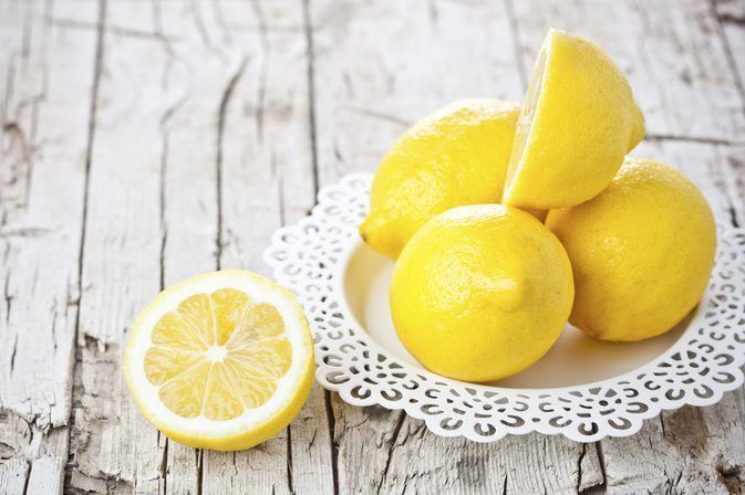 6. Minum jus lemon
