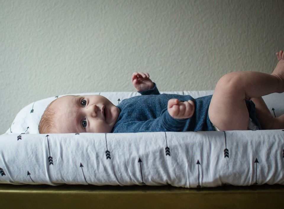 5 Hal Harus Diwaspadai Bila BAB Bayi Berlendir