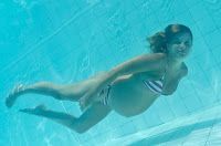 7. Olahraga air cocok ibu hamil