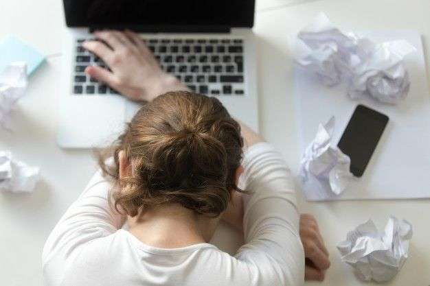 4. Mitos kalau tidur nyenyak malam hari bisa merusak kinerja kamu besok kantor