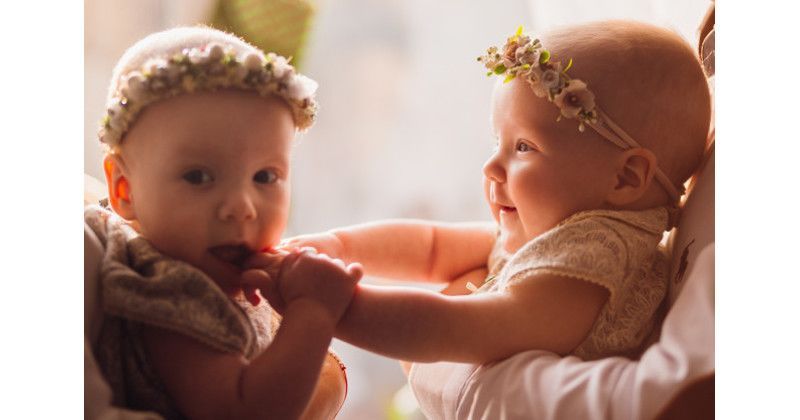 7. Cari tahu tentang pengasuhan bayi kembar