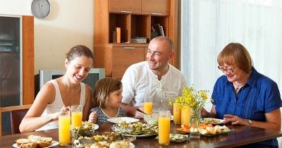 10 Penting Makan Bersama Keluarga, Anak Bisa Jadi Lebih Pintar