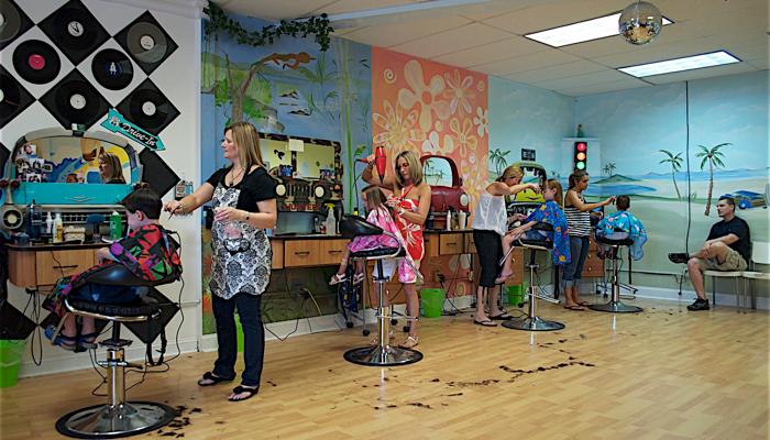 1. Pilih salon siap menangani anak kecil
