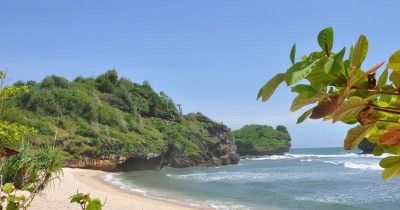 Pantai Watu Karung Pacitan, Surga Tropis Healing Pacitan