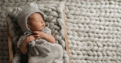 4 Hal yang Harus Diwaspadai jika Bayi Berkeringat saat Tidur