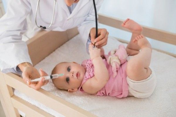 6 Tips Mengatasi Bayi Rewel Setelah Imunisasi Popmama 