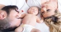 2. Syarat terkait hubungan anak adopsi orangtua biologisnya
