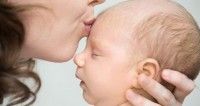Ini 4 Hal Penyebab Kepala Bayi Berkedut-kedut. Berbahayakah