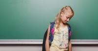 1. Anak menjadi tidak percaya diri