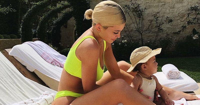 7. Kylie semakin mahir menjadi seorang mama