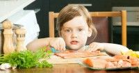 Ternyata Ini 6 Cara Siasati agar Anak Suka Makan Ikan