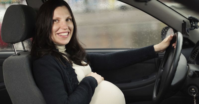Tips Mengendarai Mobil Aman Nyaman bagi Ibu Hamil