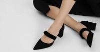 5. Hindari memakai sepatu hak tinggi