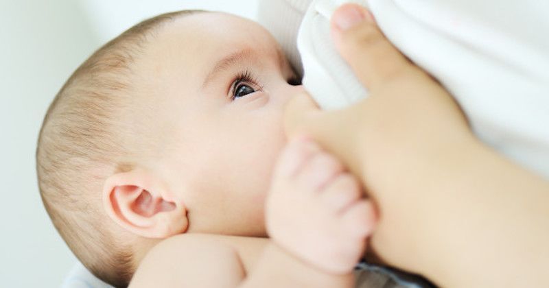 5 Kebiasaan Unik Minum ASI Bayi Baru Lahir
