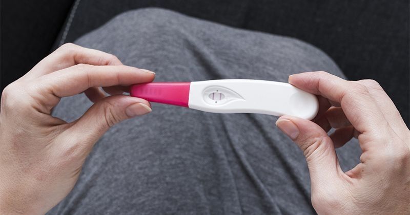 Penyebab Hasil Test Pack Positif tanpa Gejala Kehamilan | Popmama.com