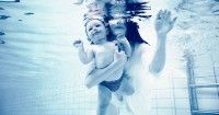 4. Manfaat berenang bagi bayi