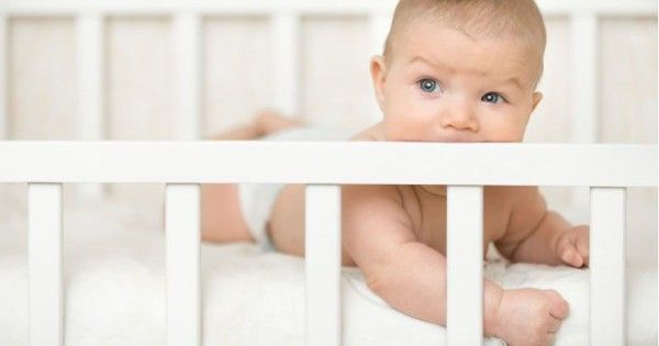 Bayi Umur 6 Bulan Jatuh Dari Tempat Tidur Sebuah Tempat