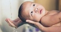 5. Perbedaan cradle cap ketombe bayi