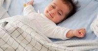 Ini Cara Membuat Bayi Tidur Nyenyak Berkualitas
