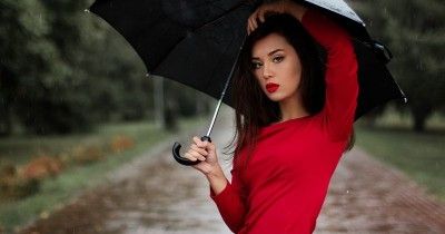 5 Rekomendasi Makeup Waterproof Wajib Dipakai saat Musim Hujan