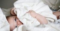 Mulai Musim Hujan, Ini 5 Cara Agar Bayi Tidak Kedinginan Sakit