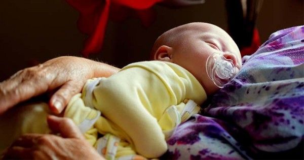 5 Tips Menidurkan Bayi dan Balita Bersamaan | Popmama.com