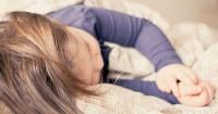 2. Membangun kebiasaan cukup tidur