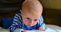 3. Mengatasi cradle cap atau kulit kepala kering bayi