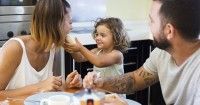 Cara Mengajarkan Anak Makan Sendiri Biar Semakin Mandiri