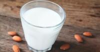 Hal-Hal Harus Diperhatikan saat Mengonsumsi Susu Almond