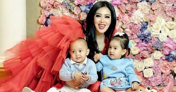 7 Aksi Gemas Raja Dan Ratu Keponakan Syahrini Popmama Com