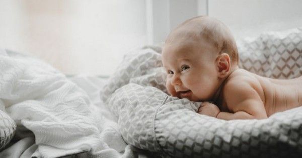 Perut bayi bunyi saat menyusu